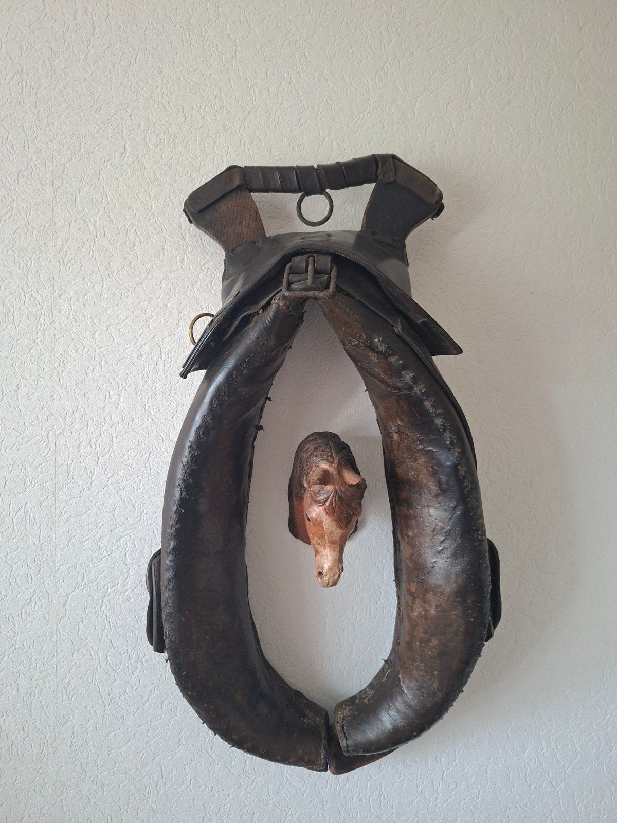 Antieke paardenhaam / paardengareel, lederen wanddecoratie, Ophalen