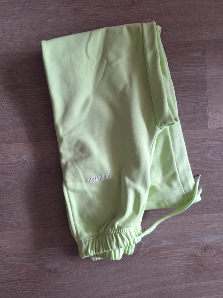 La Sisters trainingspak zgan maat M lime groen, Kleding | Dames, Maat 38/40 (M), La Sisters, Ophalen of Verzenden, Zo goed als nieuw