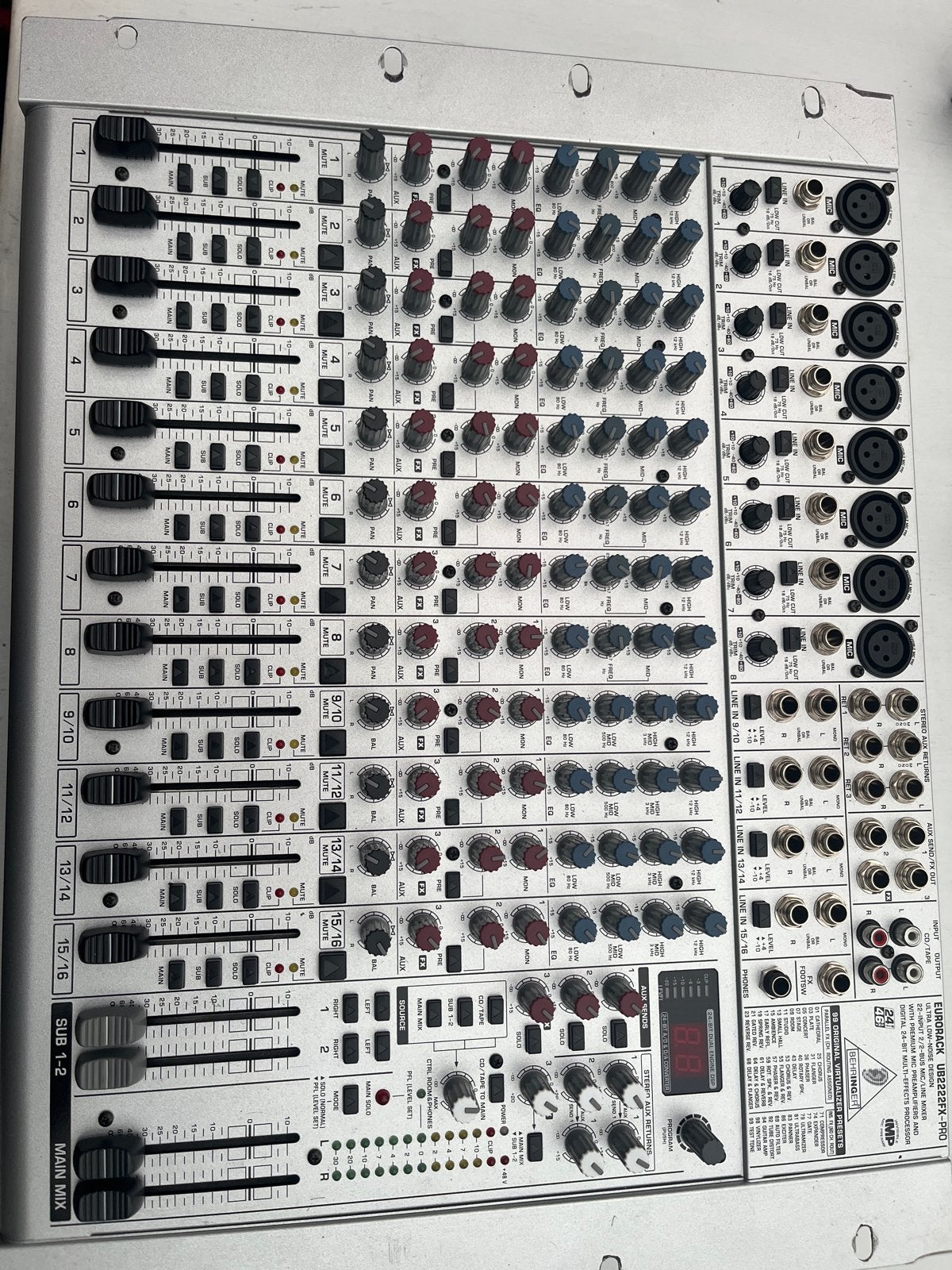 Behringer Eurorack UB2222FX-PRO Mixer, Ophalen, Gebruikt, 20 kanalen of meer, Microfooningang