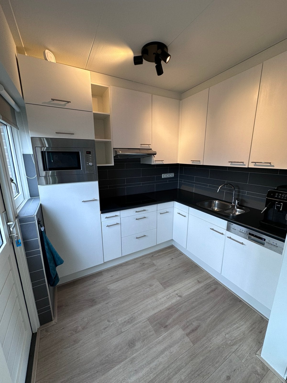 Complete keuken met inbouwapparatuur, Ophalen, Overige materialen, Wit, Hoekkeuken