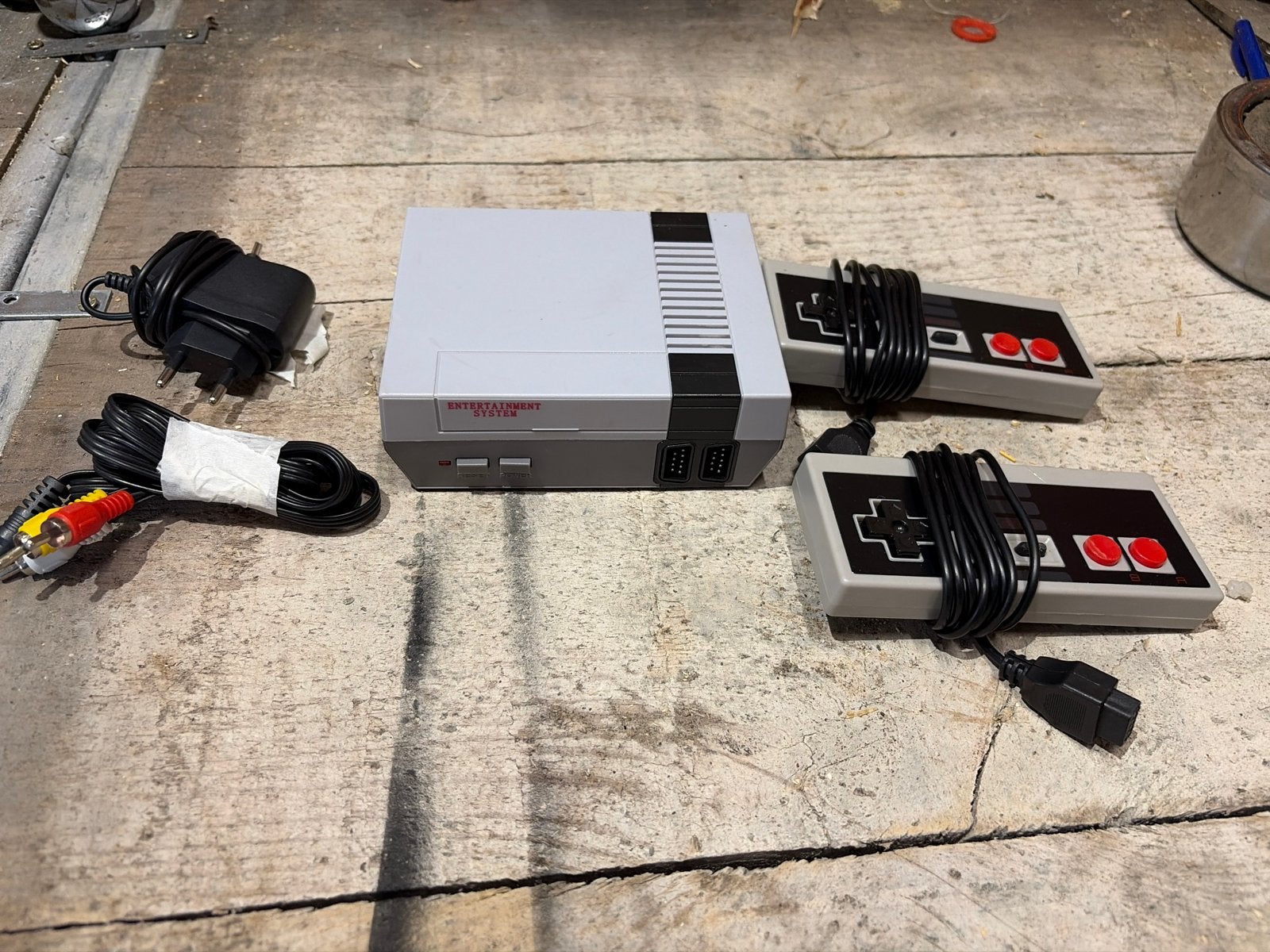Retro Entertainment System met 2 controllers, Spelcomputers en Games, Spelcomputers | Nintendo NES, Ophalen, Gebruikt, Met 2 controllers