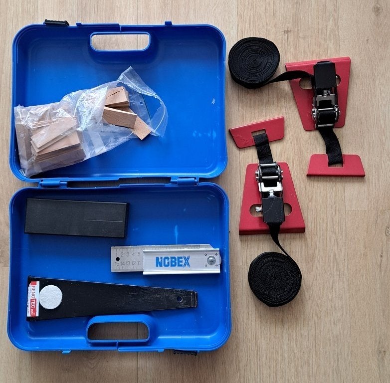 Laminaat legset in koffer, Ophalen of Verzenden, Zo goed als nieuw, Gereedschapsset