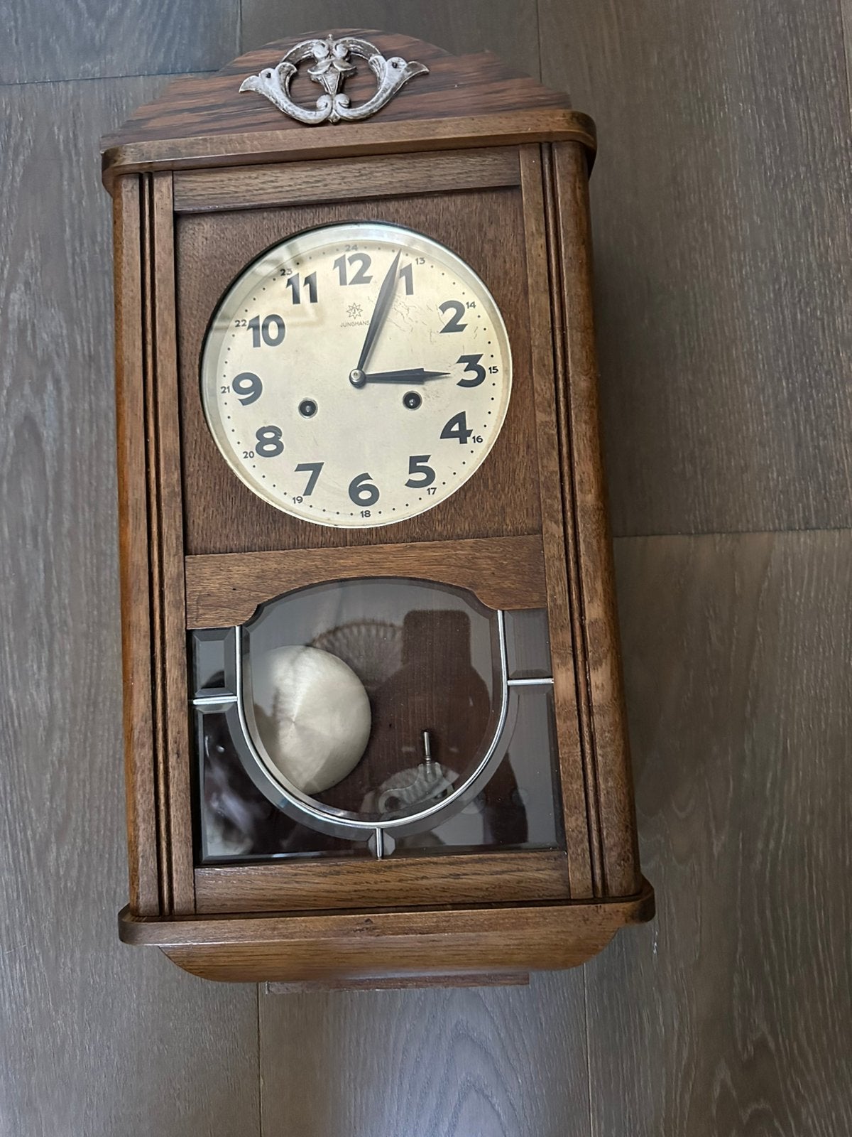 Junghans klok, Ophalen