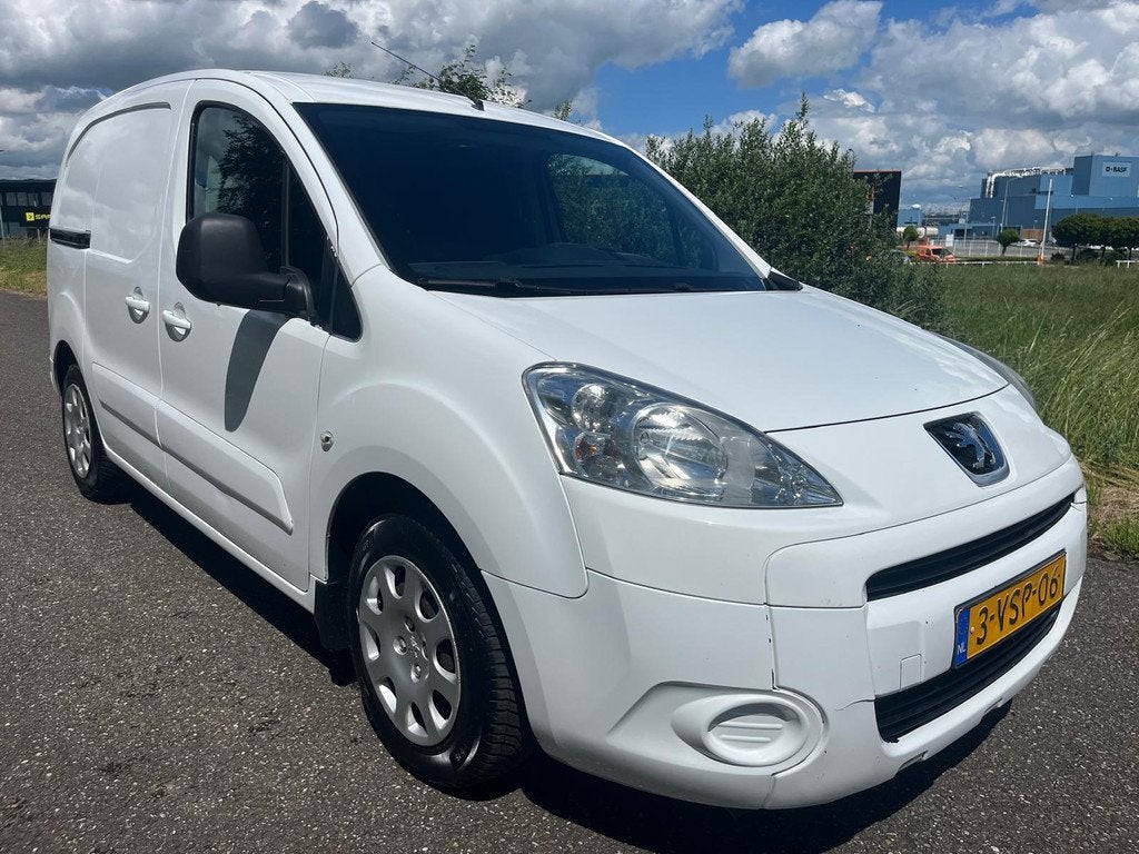 Peugeot Partner 120 1.6 e-HDI L1 | Automaat | Airco | Cruise, Auto's, Euro 5, Elektrische ramen, Gebruikt, 4 cilinders