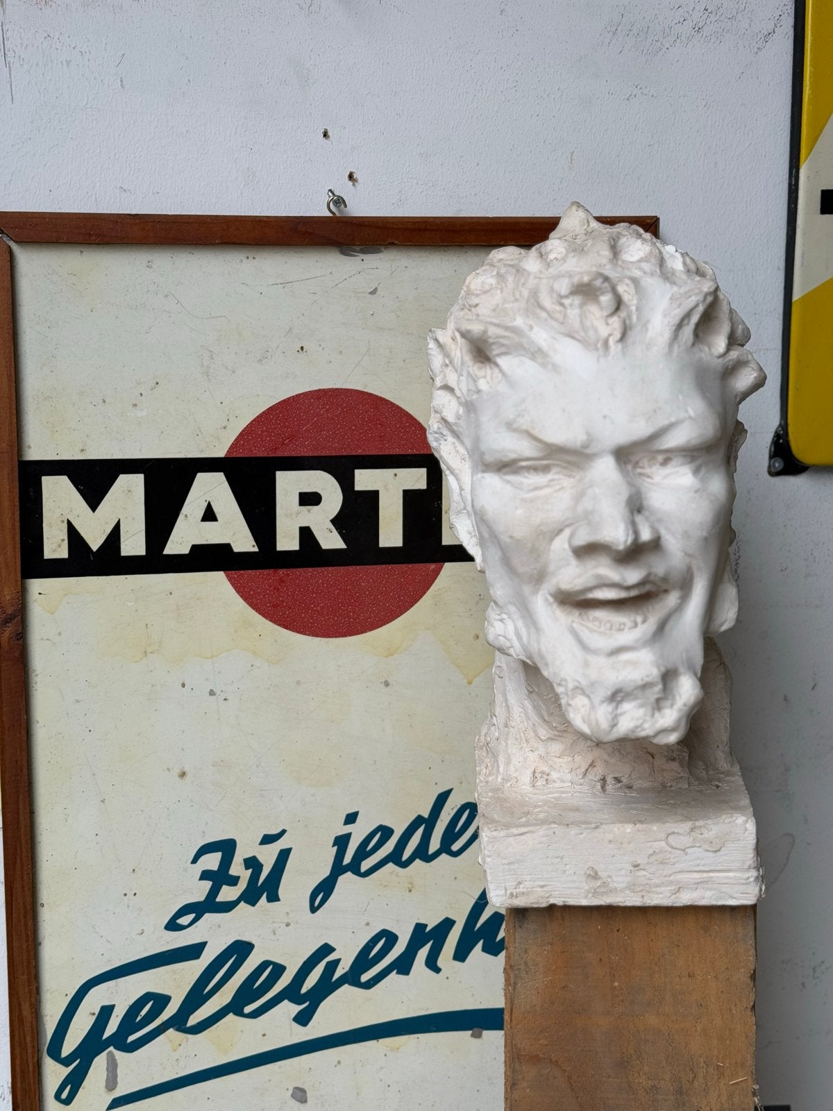 Gipsen Buste van een Lachende Satyr met Hoorntjes, Gips, Buste, Ophalen of Verzenden, Handgemaakt