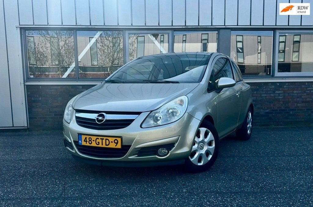 Opel Corsa 1.2-16V Enjoy Airco Cruise Control, Voorwielaandrijving, 450 kg, 1229 cc, Beige