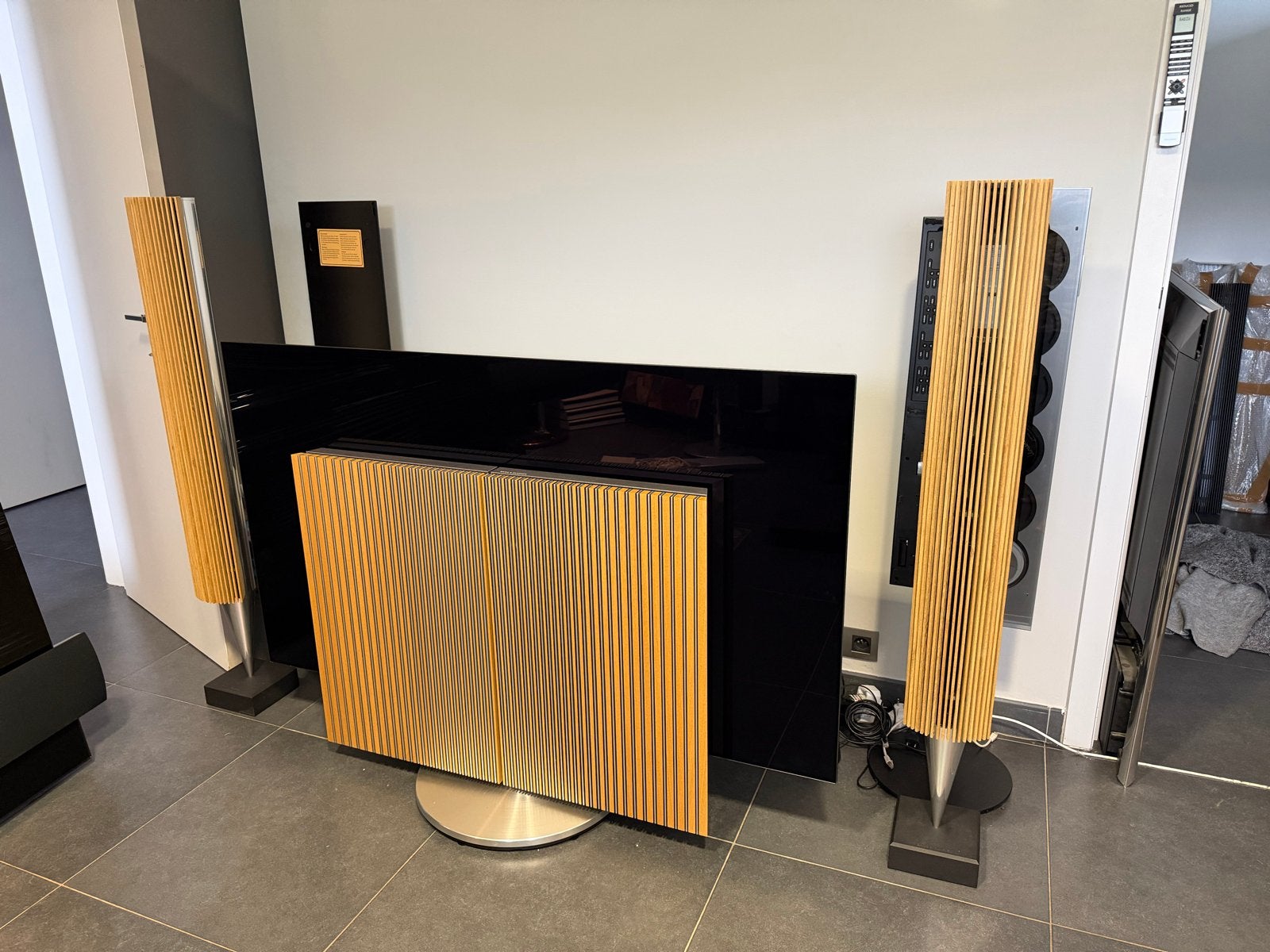 BeoLab 8002 met Ice Power Oak fronten bang olufsen b&o