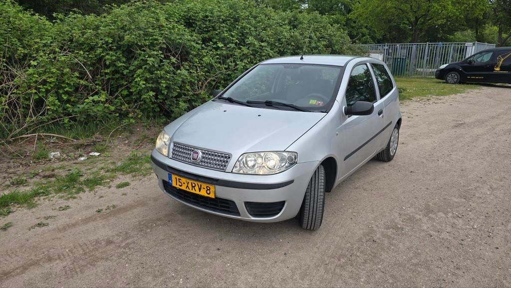 Fiat Punto 1.2 3DR 2010 Grijs, Auto's, Voorwielaandrijving, 4 cilinders, 400 kg, Handgeschakeld