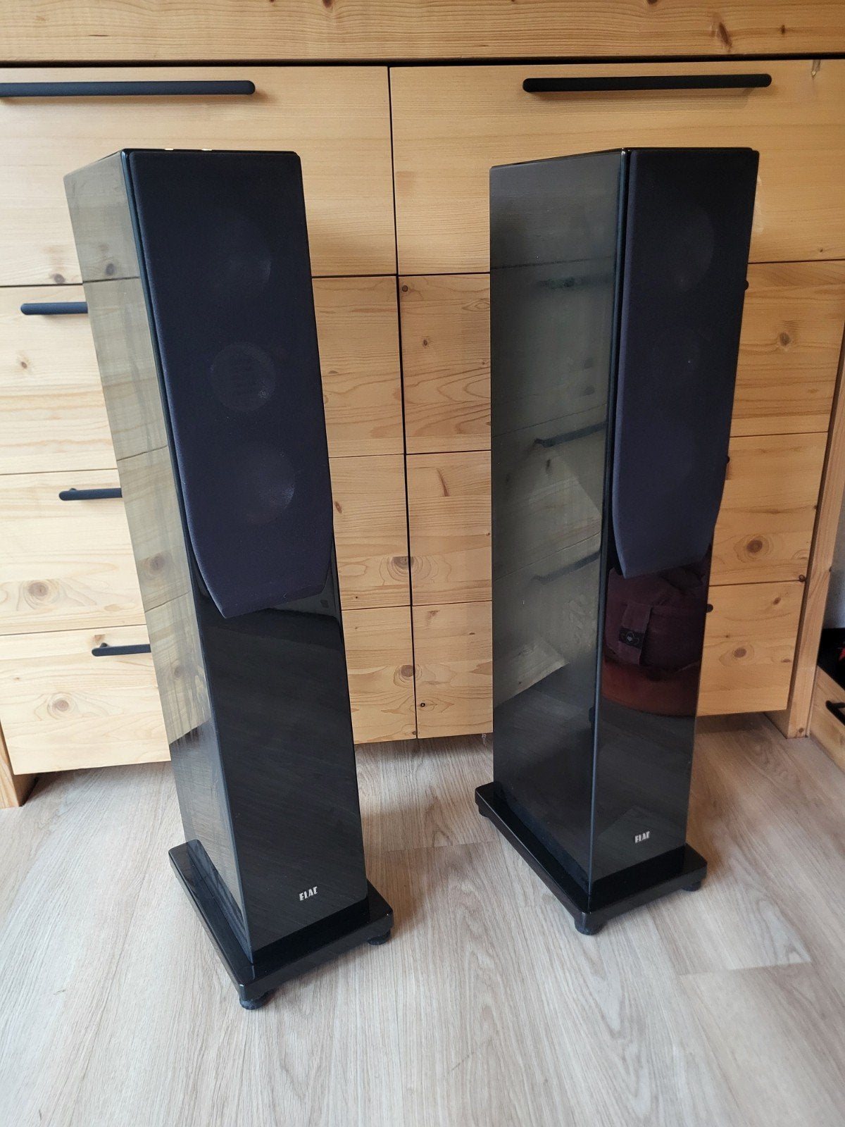 speakers: ELAC FS 207 Anniversary Ed. Vloerstaande Luidsprek, Vloerstaande luidspreker, 120 tot 150 watt, Zo goed als nieuw, Geschikt voor surround/home cinema