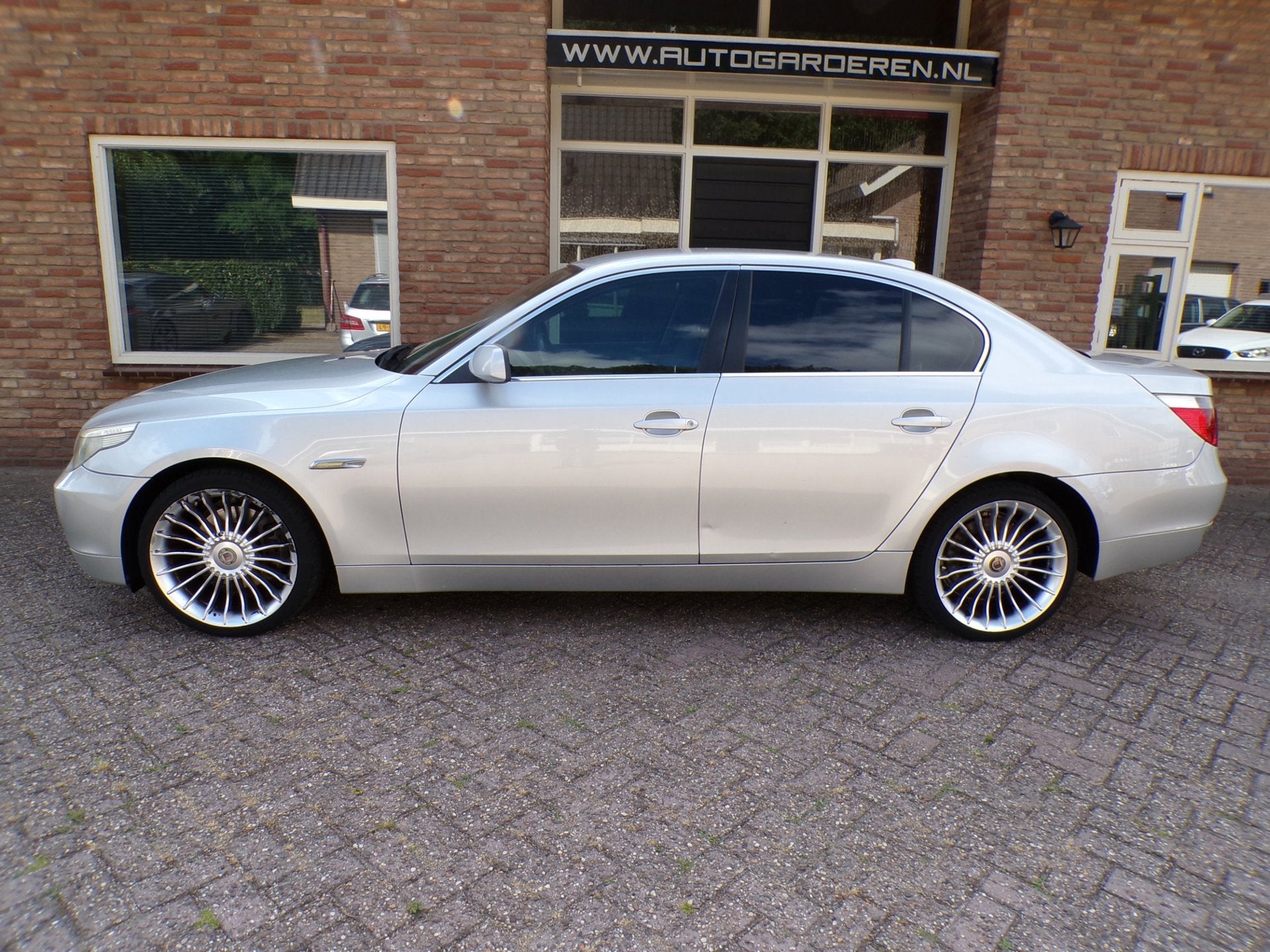 BMW 5-serie 520i Executive Automaat, Gebruikt, Bedrijf, Grijs, 1470 kg