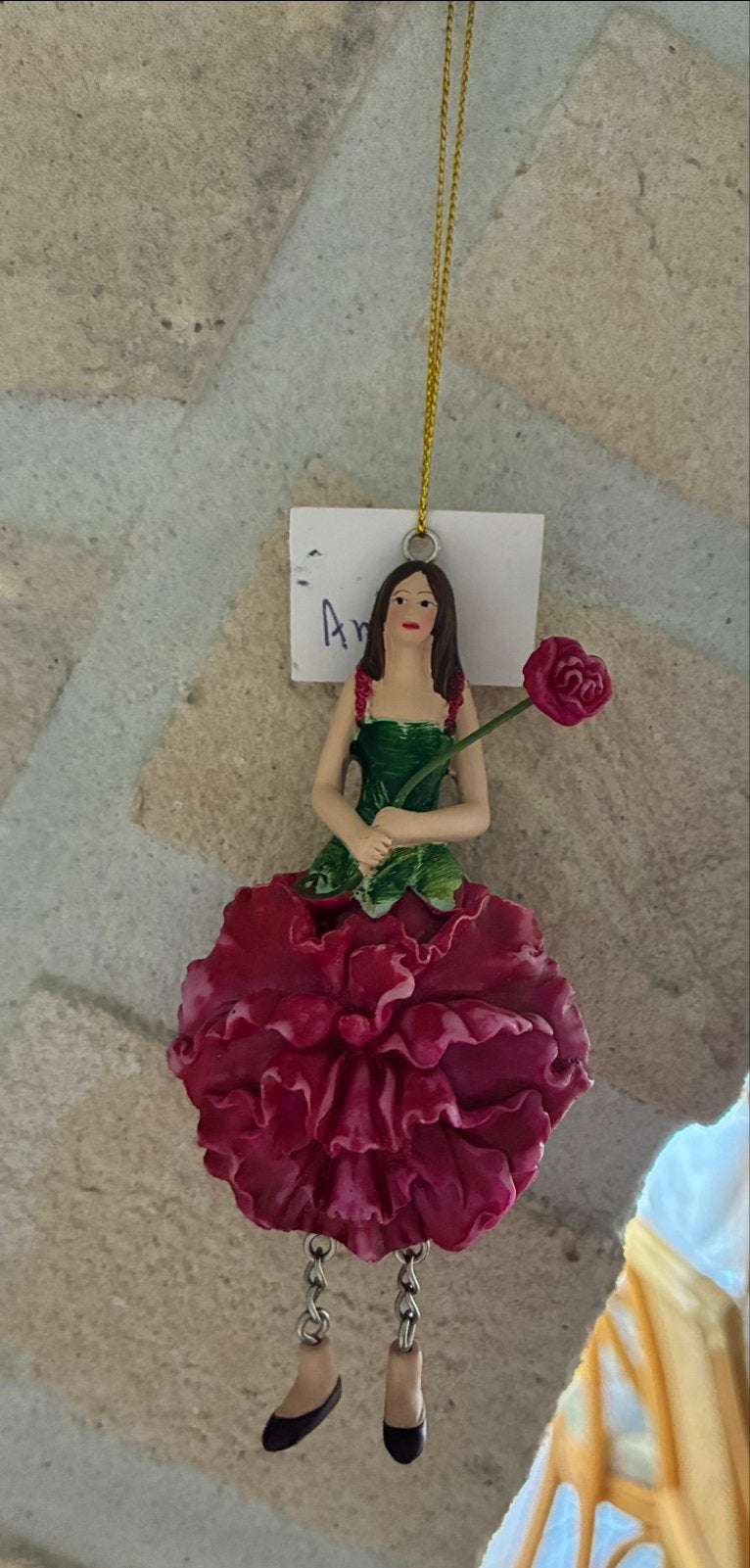 Bloemenmeisje Anjer met bungelende voetjes, Ophalen of Verzenden, Zo goed als nieuw