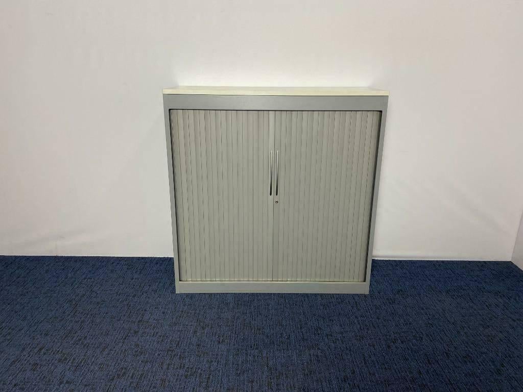Roldeurkast Kembo, aluminium, wit topblad, H123 x B120 cm