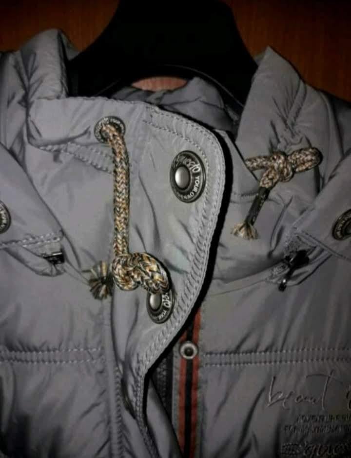 Licht zilver grijze  winter jas van merk Squesto in maat  46, Ophalen, Maat 46/48 (XL) of groter, Zo goed als nieuw, S'questo
