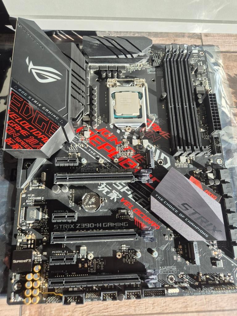 Z 390 h gaming Moederbord rog strix ddr4 / i7 8700k, LGA 1151, DDR4, Ophalen of Verzenden, Zo goed als nieuw