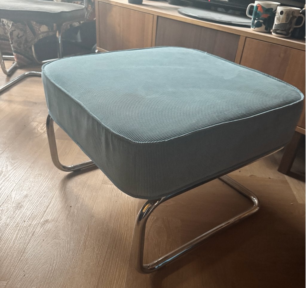 Zuiver Ridge fauteuil hocker lichtblauw, Huis en Inrichting, Fauteuils, Ophalen, Gebruikt, 75 tot 100 cm, 50 tot 75 cm