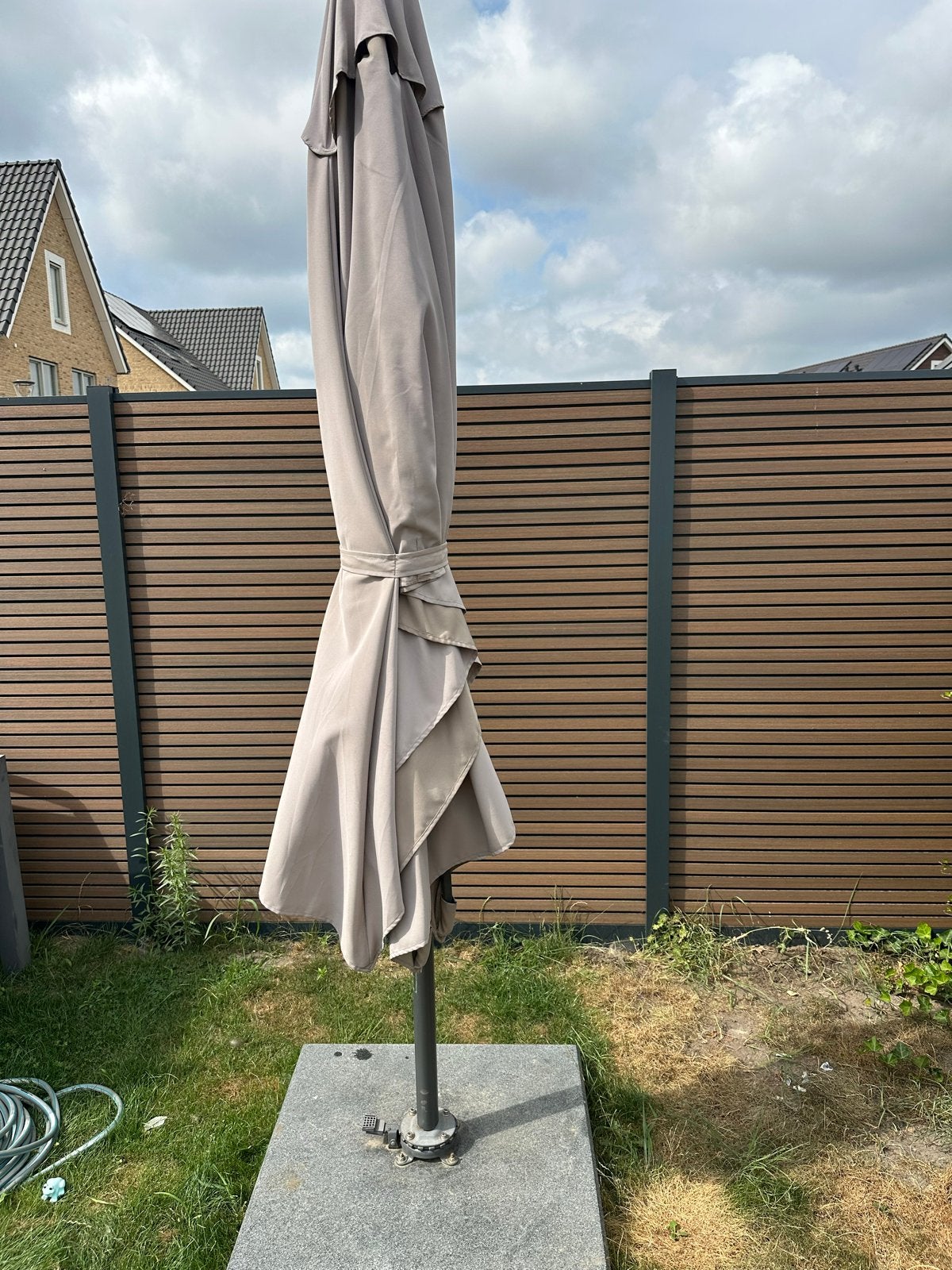 Zweefparasol met voet - Gebruikt, Ophalen, Gebruikt, Kantelbaar, 2 tot 3 meter