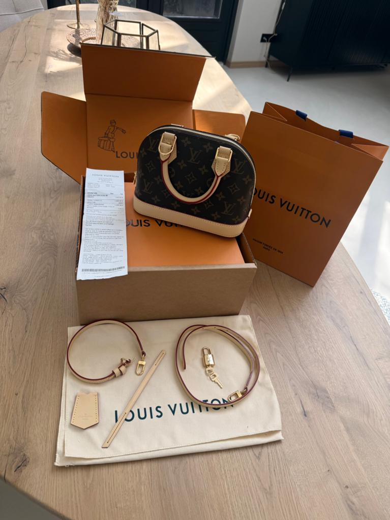 Louis Vuitton Alma BB, Verzenden, Zo goed als nieuw, Bruin, Handtas