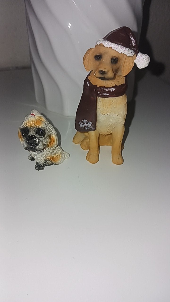 Leuke hondenbeeldjes - Kerst Labrador & Shih Tzu, Ophalen of Verzenden, Zo goed als nieuw, Hond of Kat, Beeldje of Figuurtje