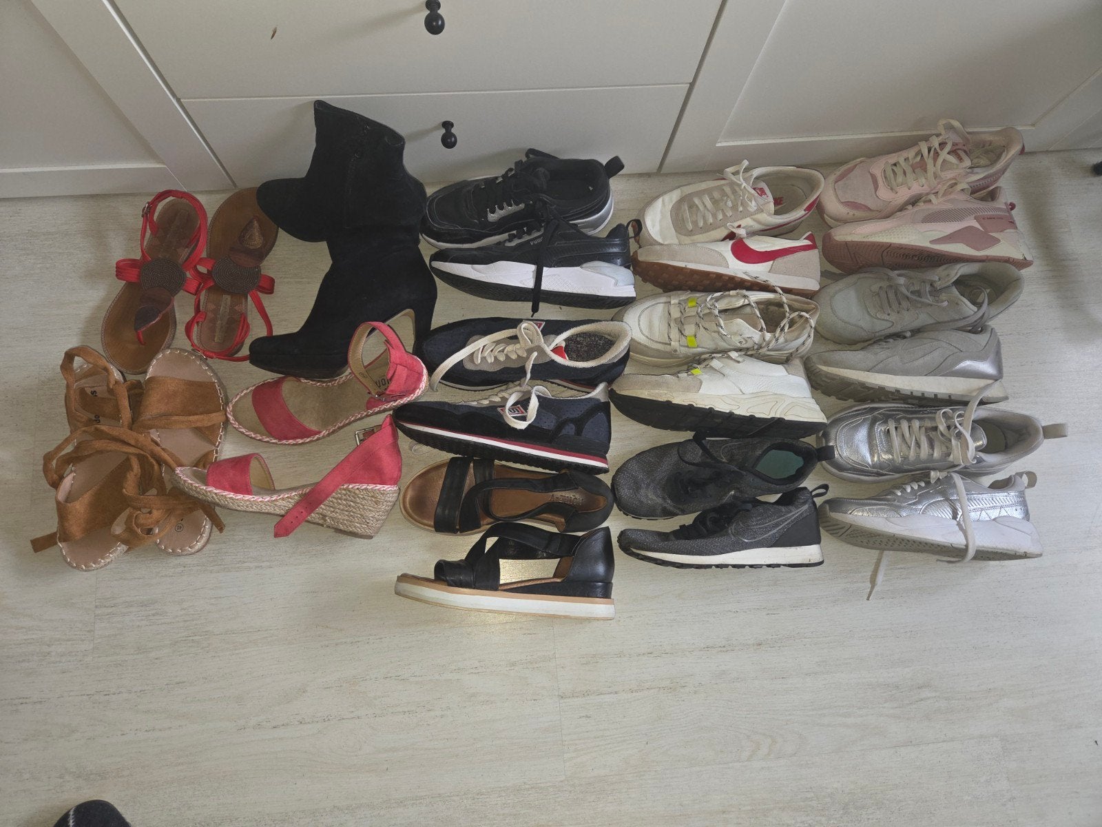 pakket schoenen 39/40, Kleding | Dames, Ophalen of Verzenden, Overige kleuren, Sneakers of Gympen