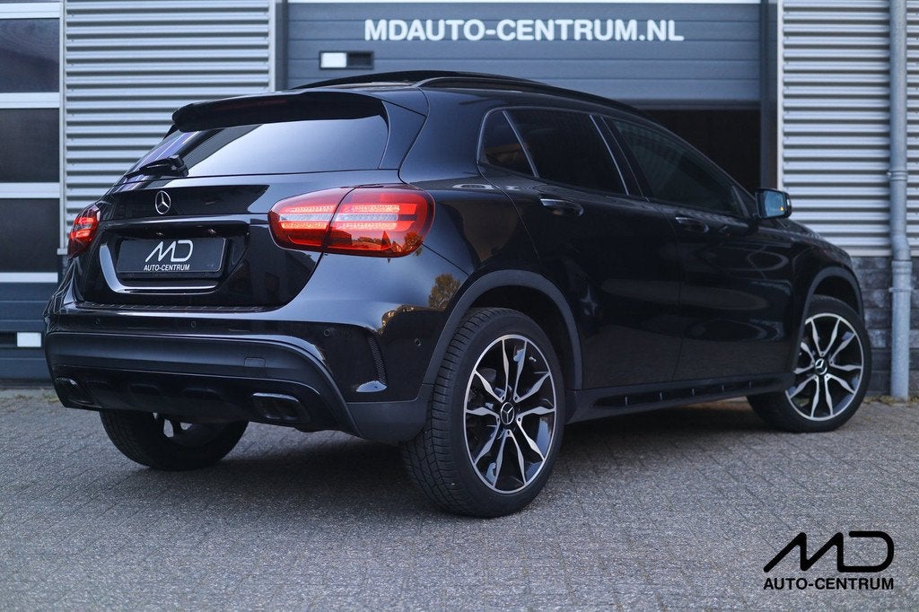 Mercedes-Benz GLA-klasse 200 AMG| Pano| 360 camera| Memory|, Auto's, Mercedes-Benz, Gebruikt, 715 kg, Zwart, 1595 cc