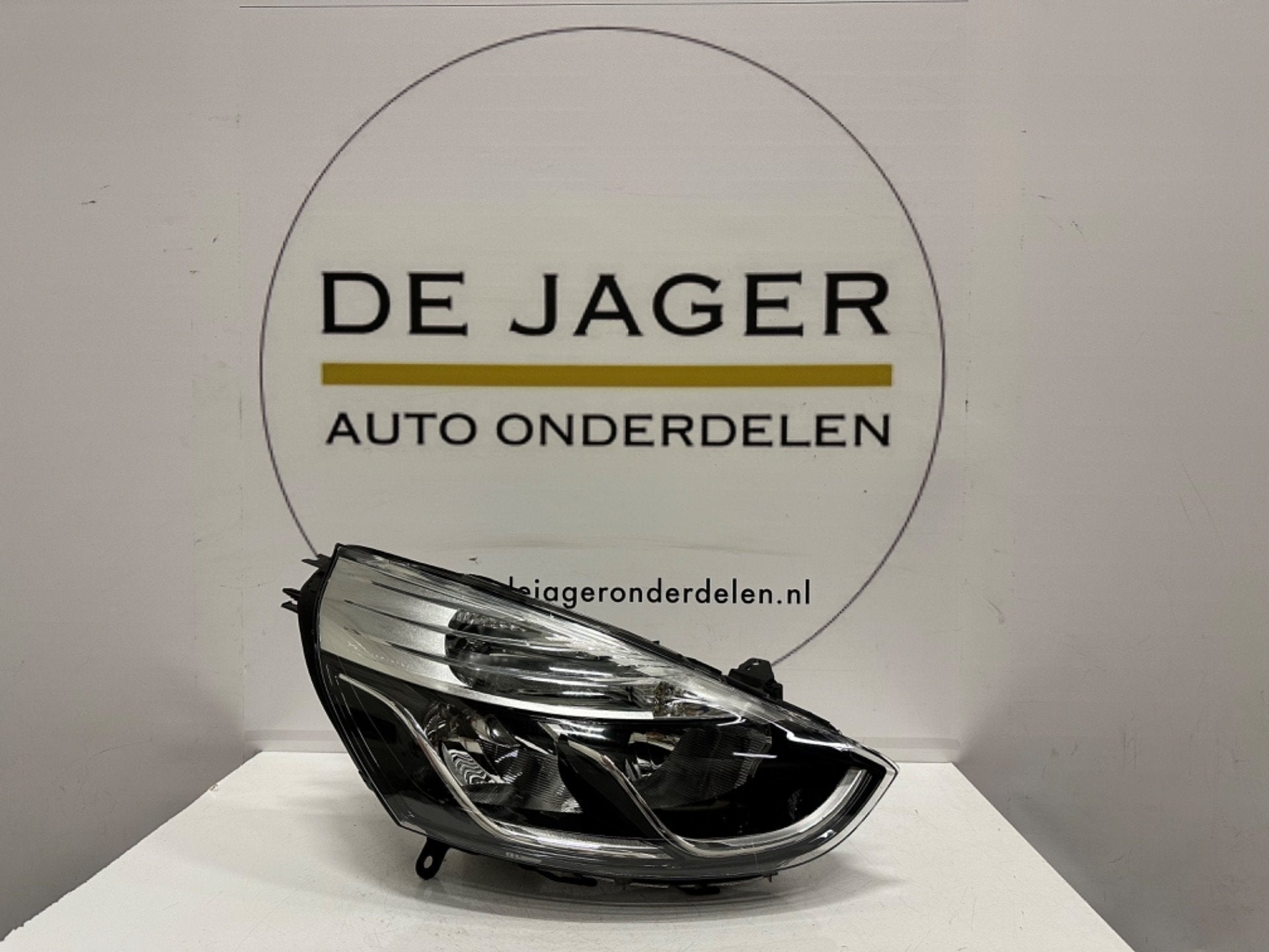 RENAULT CLIO IV 4 KOPLAMP H7 HALOGEEN 260106624R RECHTS, Renault Group, Gebruikt, Contact.group@renault.com, Renault