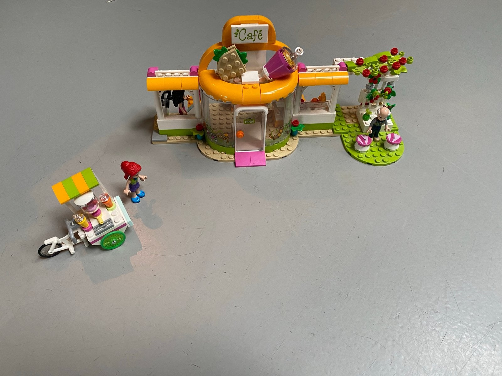 Lego Friends Heartlake Pizzeria/Café met accessoires, Ophalen of Verzenden, Zo goed als nieuw