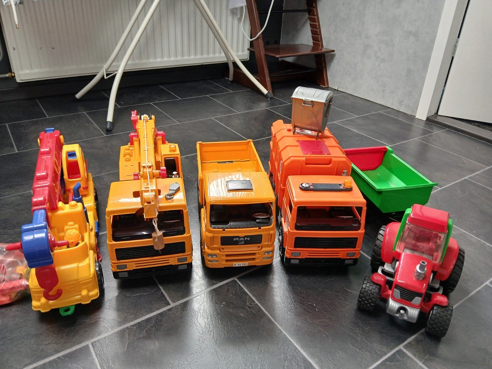 Grote set Bruder en andere speelgoedvoertuigen, Ophalen, Gebruikt