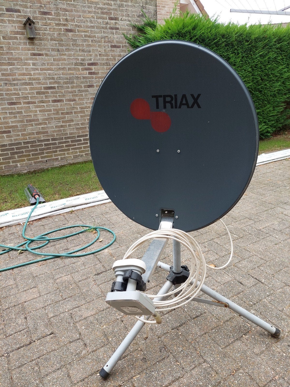 Triax schotelantenne met ontvanger en afstandsbediening, Ophalen, Gebruikt, (Schotel)antenne, Overige merken
