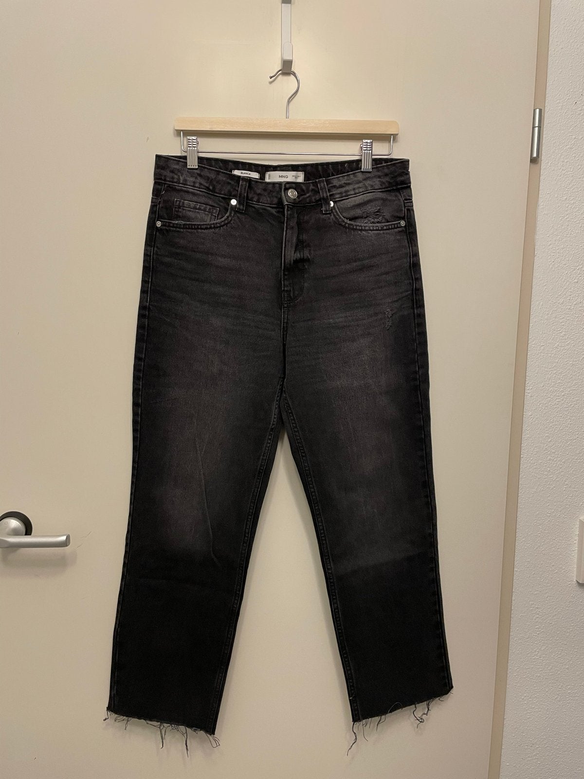 Mango jeans, maat 40, zwart, weinig gedragen, Ophalen of Verzenden, Zo goed als nieuw, Zwart, W30 - W32 (confectie 38/40)
