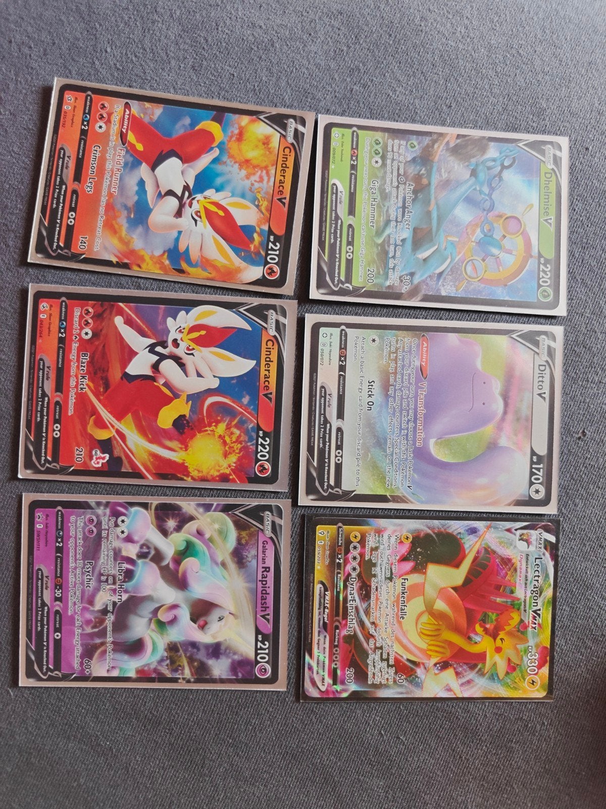 Pokémon V/VMAX kaarten, Ophalen of Verzenden, Zo goed als nieuw, Meerdere kaarten