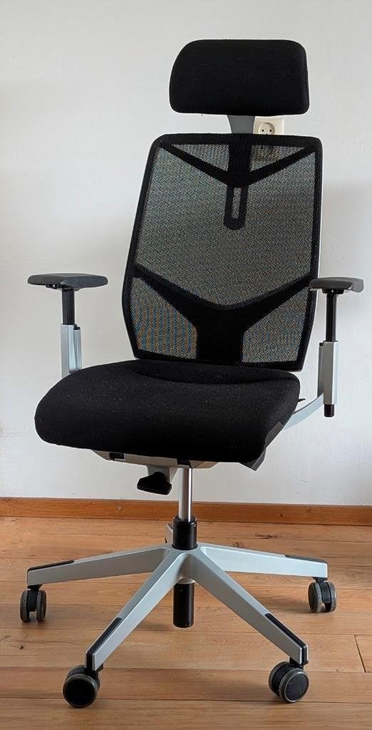bureaustoel Giroflex 68 compleet met hoofdsteun, Huis en Inrichting, Bureaustoelen, Zo goed als nieuw, Bureaustoel, Zwart, Ophalen
