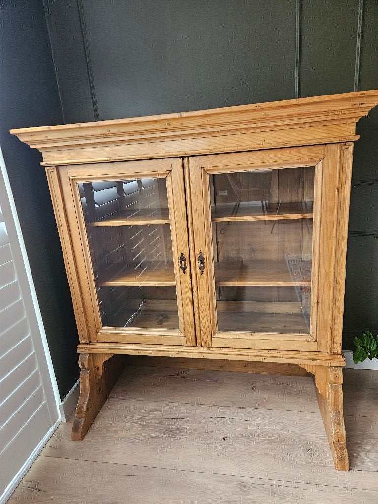 Kast, Ophalen, 100 tot 150 cm, 100 tot 150 cm, 25 tot 50 cm