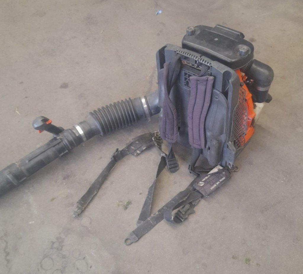 Husqvarna EBZ8001 bladblazer, Tuin en Terras, Ophalen, Benzine, Gebruikt, Ruggedragen