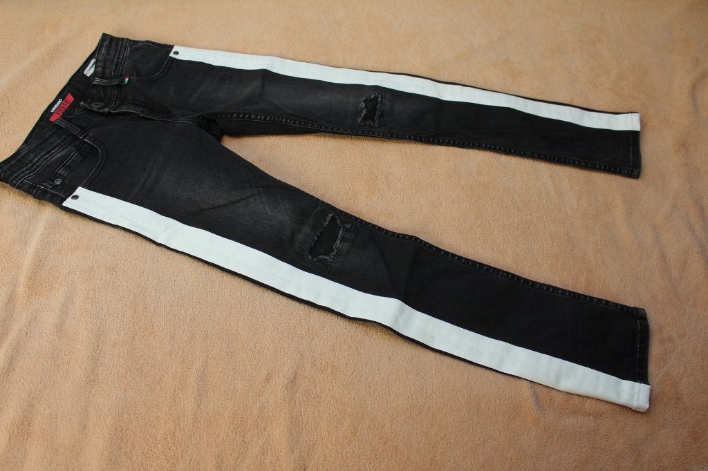 Vingino Flex Fit Skinny Jeans Zwart met Witte Streep, Kinderen en Baby's, Broek, Verzenden, Zo goed als nieuw, Vingino