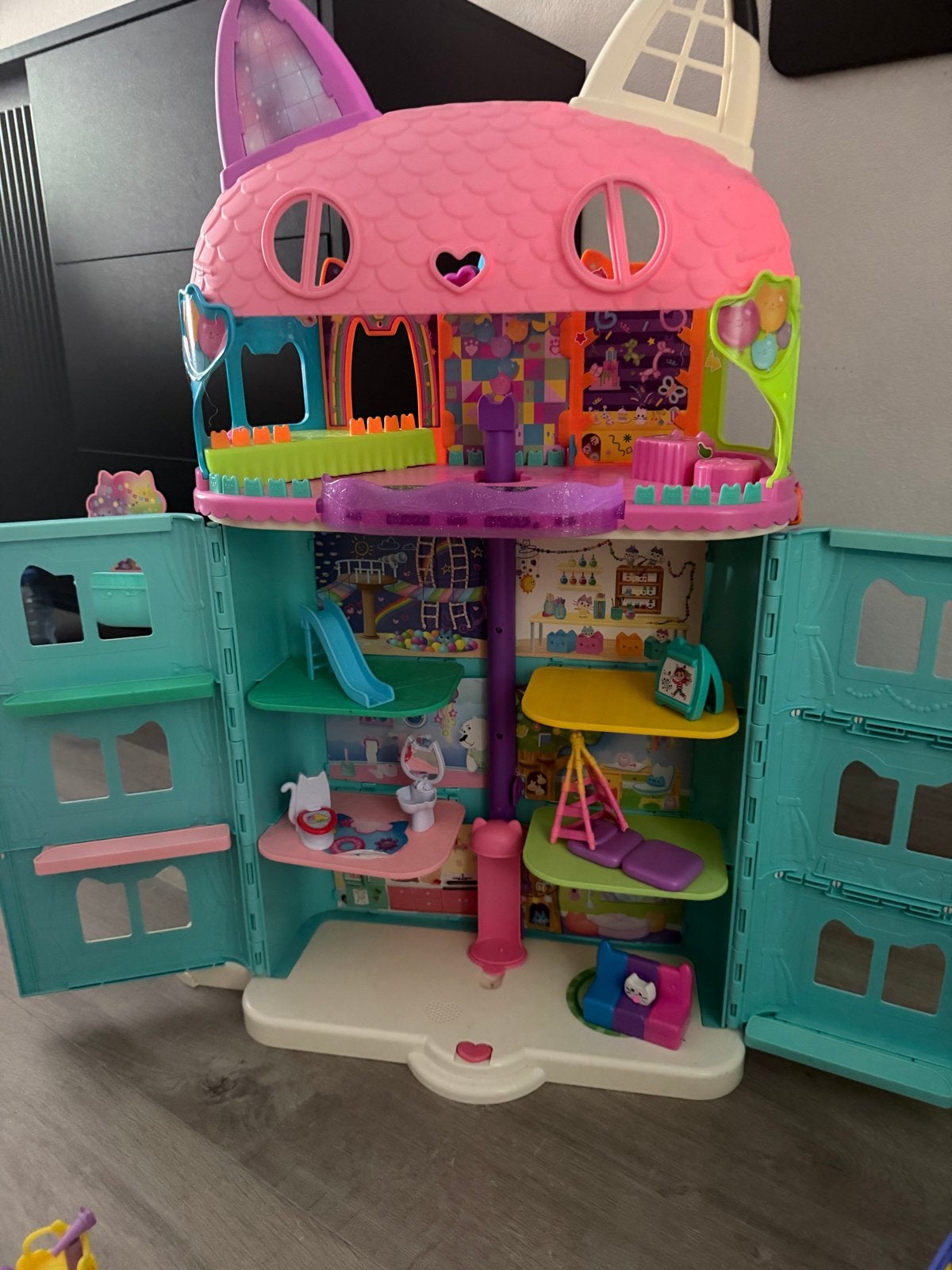Gabby's Poppenhuis met 10 Losse Kamers en Accessoires, Kinderen en Baby's, Speelgoed | Poppenhuizen, Ophalen, Gebruikt, Poppenhuis