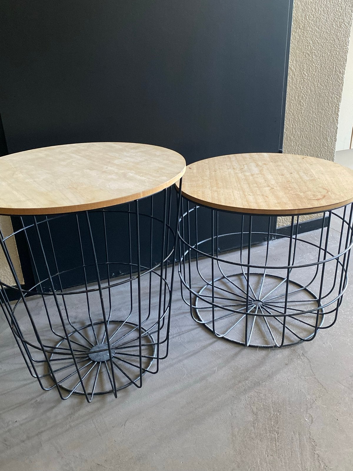 Metalen Draadmanden met Houten Tafelblad - Bijzettafels, Minder dan 55 cm, Gebruikt, Metaal of Aluminium, Rond