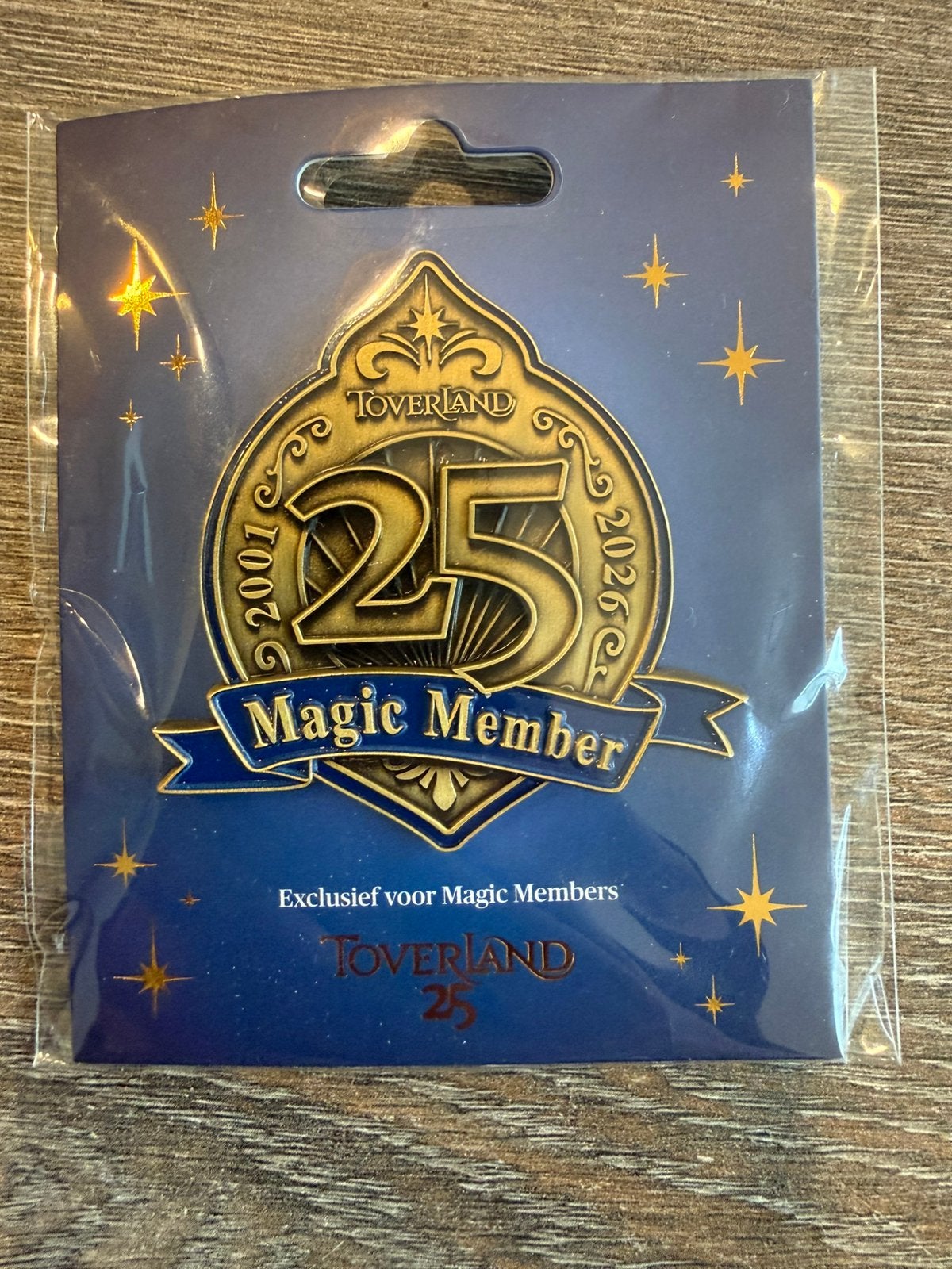 Toverland 25 jaar magic member pin, Verzamelen, Speldjes, Pins en Buttons, Ophalen of Verzenden, Nieuw, Overige onderwerpen, Speldje of Pin