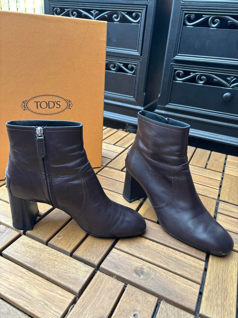 Tod's leren enkellaarzen - Diepbruin - Maat 38.5, Bruin, Lage of Enkellaarzen, Ophalen of Verzenden, Zo goed als nieuw