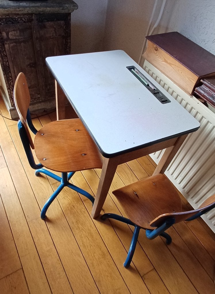 kinder buro en stoeltjes, Kinderen en Baby's, Kinderkamer | Tafels en Stoelen, Ophalen, Gebruikt, Stoel(en)