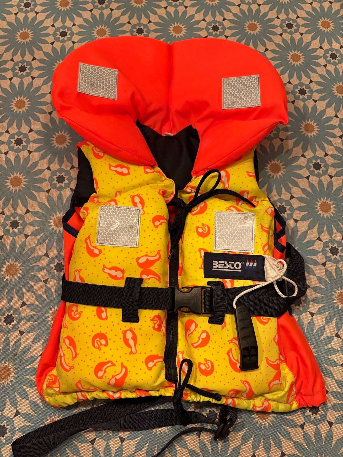 BESTO Reddingsvesten 15-20kg  - Zo goed als nieuw, Watersport en Boten, Ophalen of Verzenden, Zo goed als nieuw, Kind, Reddingsvest of Zwemvest