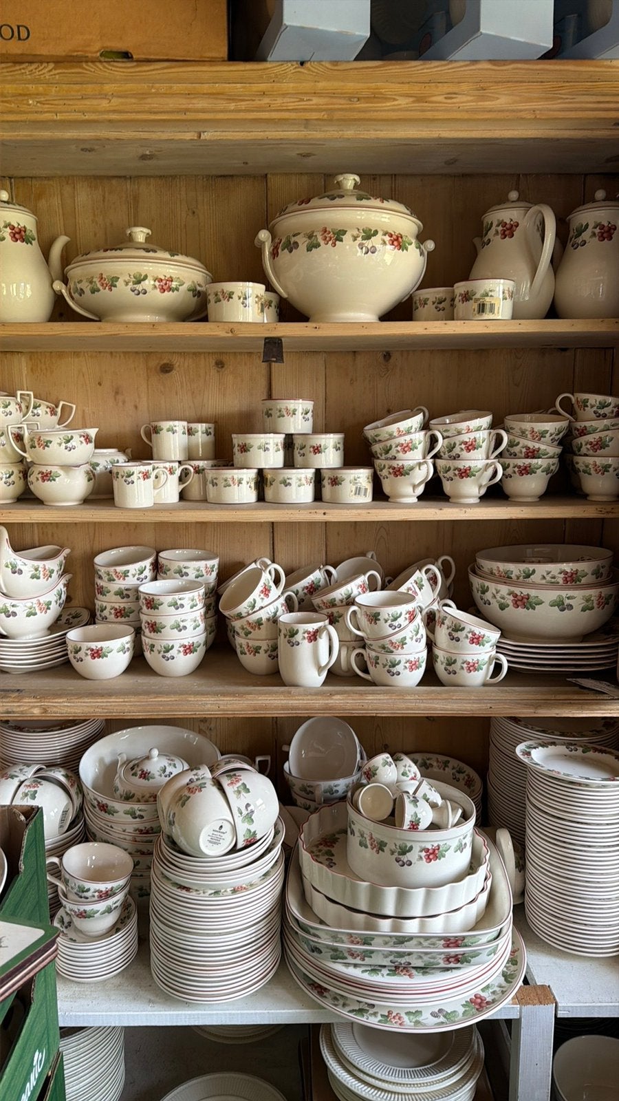 Wedgwood PROVENCE, Ophalen of Verzenden, Zo goed als nieuw, Porselein, Bord(en)