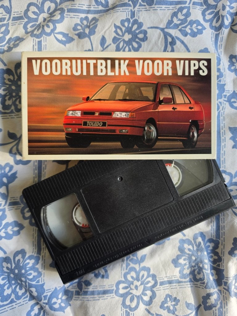 VHS – Vooruitblik voor VIPs: De Nieuwe SEAT Toledo, Alle leeftijden, Overige genres, Zo goed als nieuw, VHS