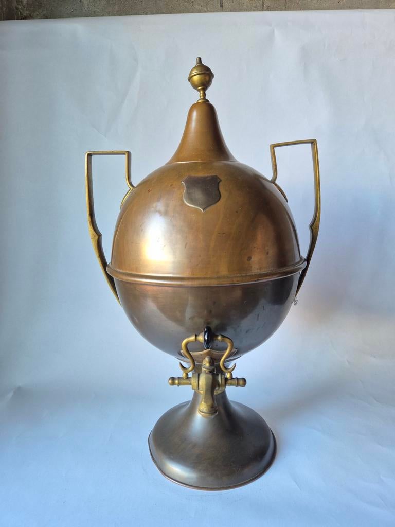 Antieke Koperen drankdispenser, Ophalen, Koper