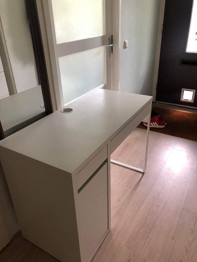 Micke bureau, Huis en Inrichting, Bureaus, Ophalen, 105 cm, Gebruikt, Met lades