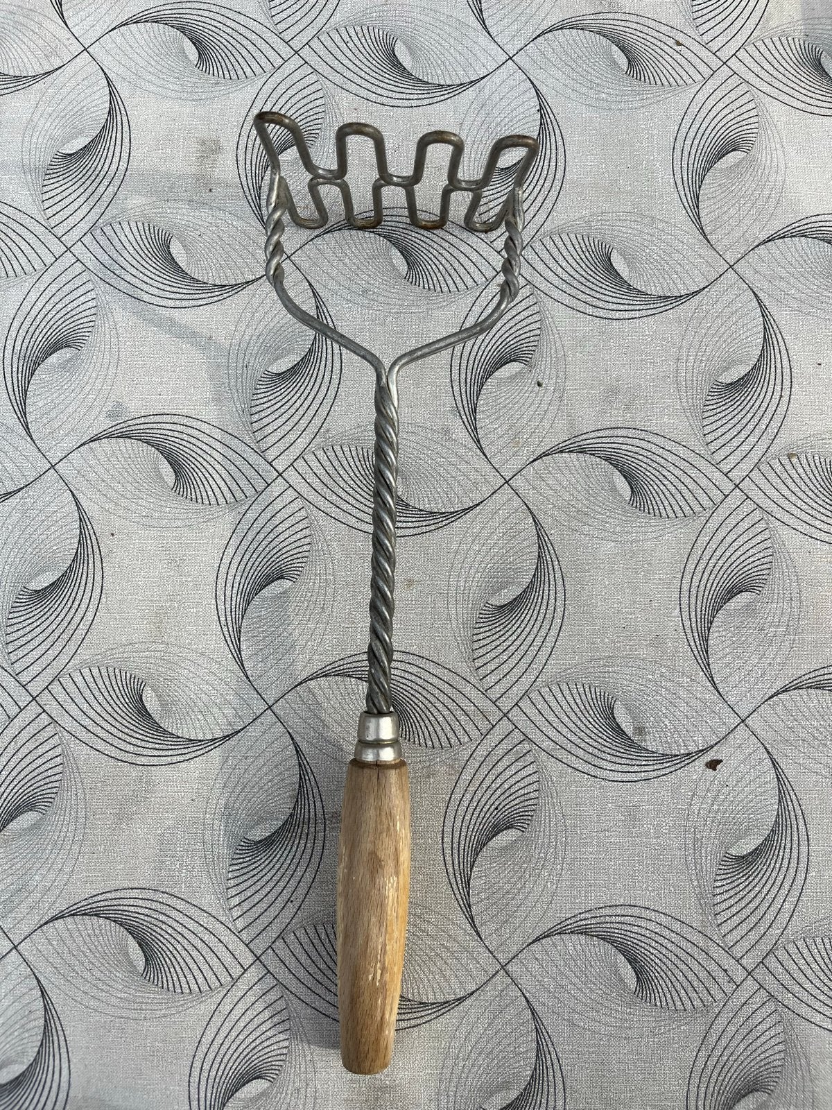 Vintage aardappelstamper met houten handvat, Ophalen, Zilver, Metaal, Overige typen