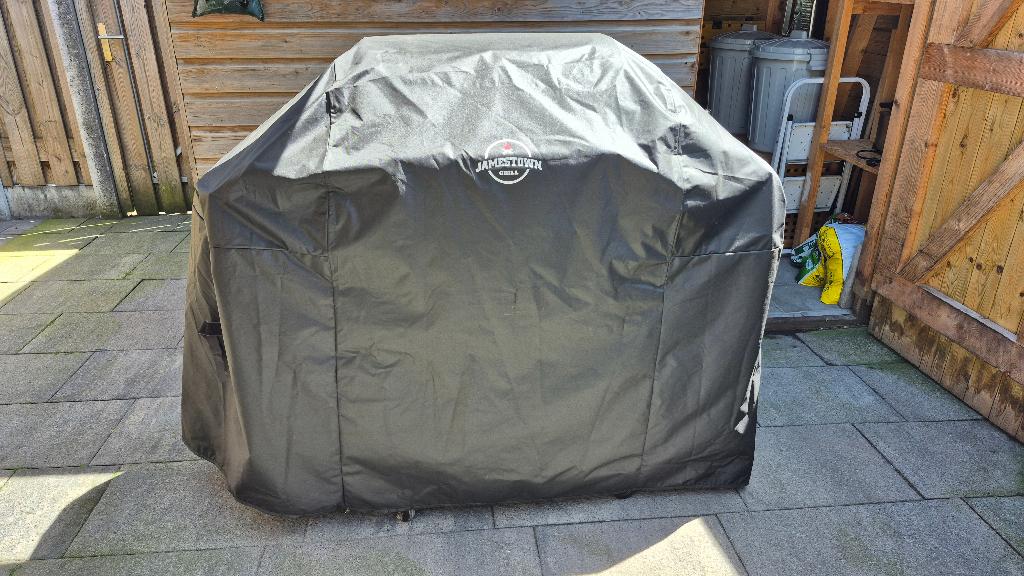 Jamestown 3-pits gas BBQ met hoes en gietijzeren grill, Ophalen, Gebruikt, Jamestown