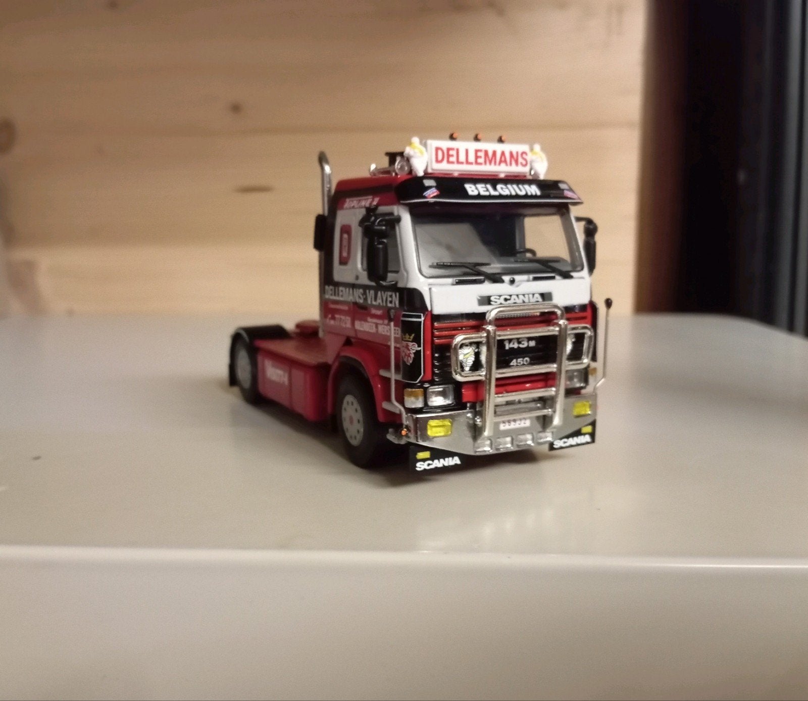 Scania 143 Dellemans WSI, Hobby en Vrije tijd, Ophalen of Verzenden, Nieuw, Bus of Vrachtwagen, Wsi