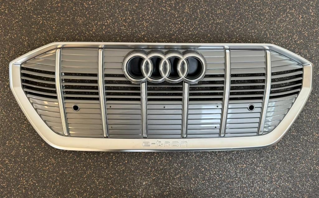 Audi Etron Grill en Bumperlip, Auto-onderdelen, Ophalen of Verzenden, Gebruikt, Audi