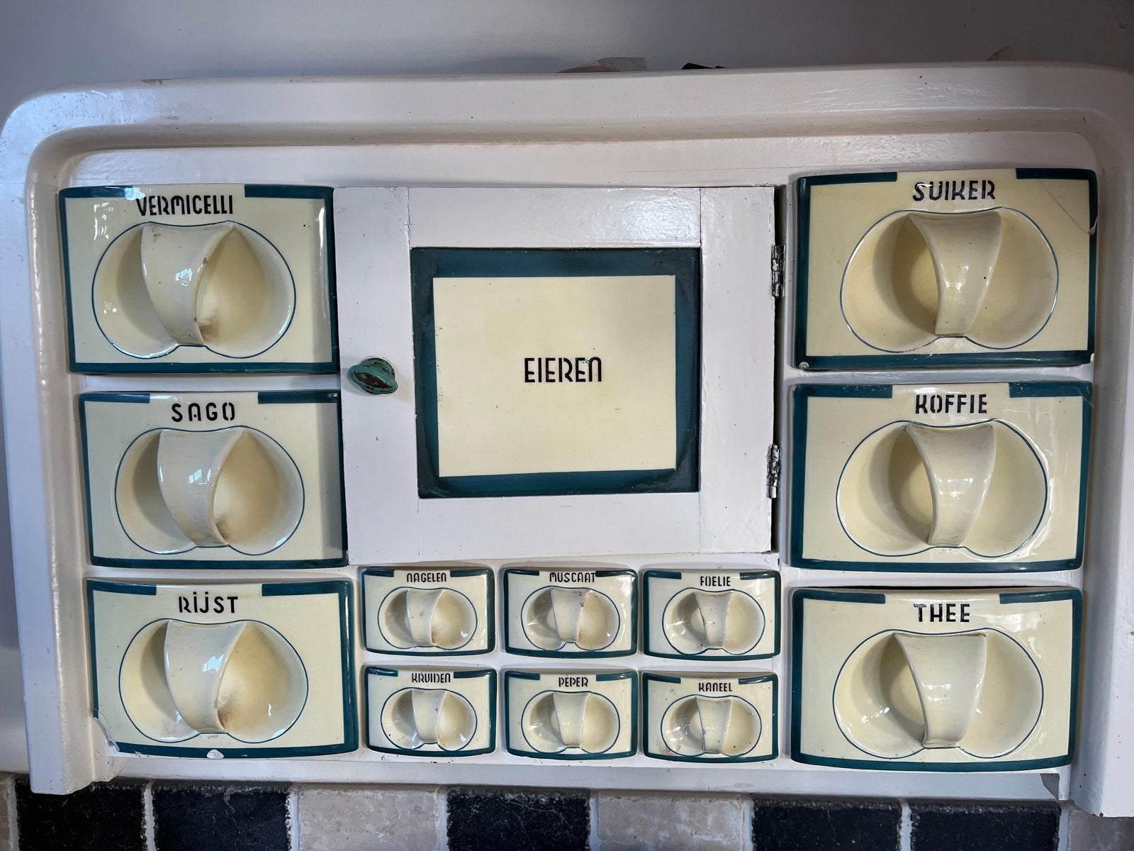 Vintage Keukenkastje met Kruidenlades en Voorraadpotten, Ophalen