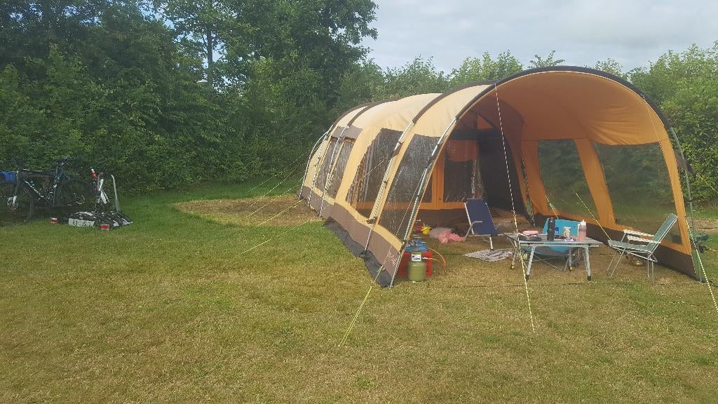 Tunnel tent Outwell Hilo Reef met luifel en vele extra's, Caravans en Kamperen, Ophalen, Gebruikt, Tot en met 5